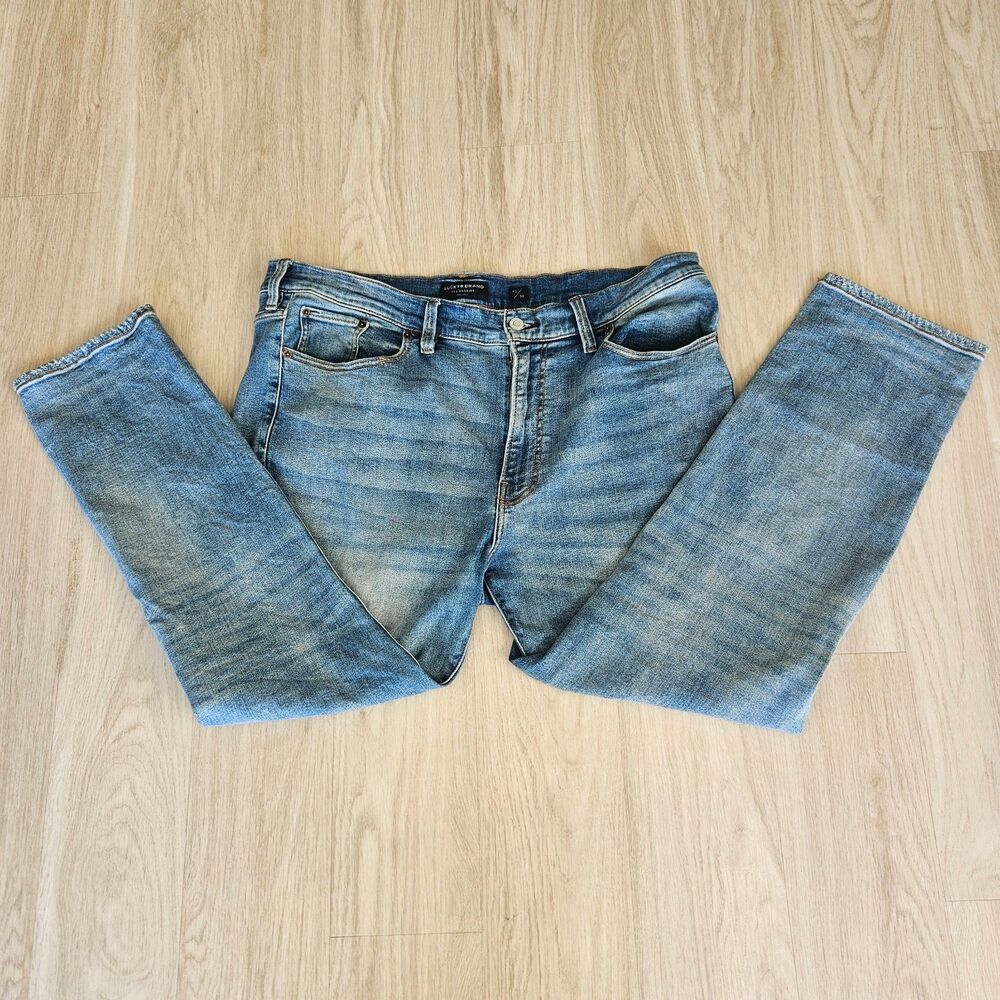 Lucky Brand 411 Athletic Taper Jeans Light Wash Mens 42x30 - Picture 6 of 7